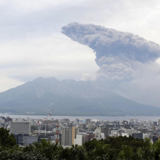 &lt;p&gt;Sakurajima je 2019. zbacivao je pepeo u visini od 5,5 kilometara.&lt;/p&gt;