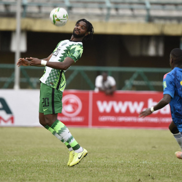Chidozie Awaziemu nigerijskom dresu za vrijeme utakmice kvalifikacija za SP u Kataru