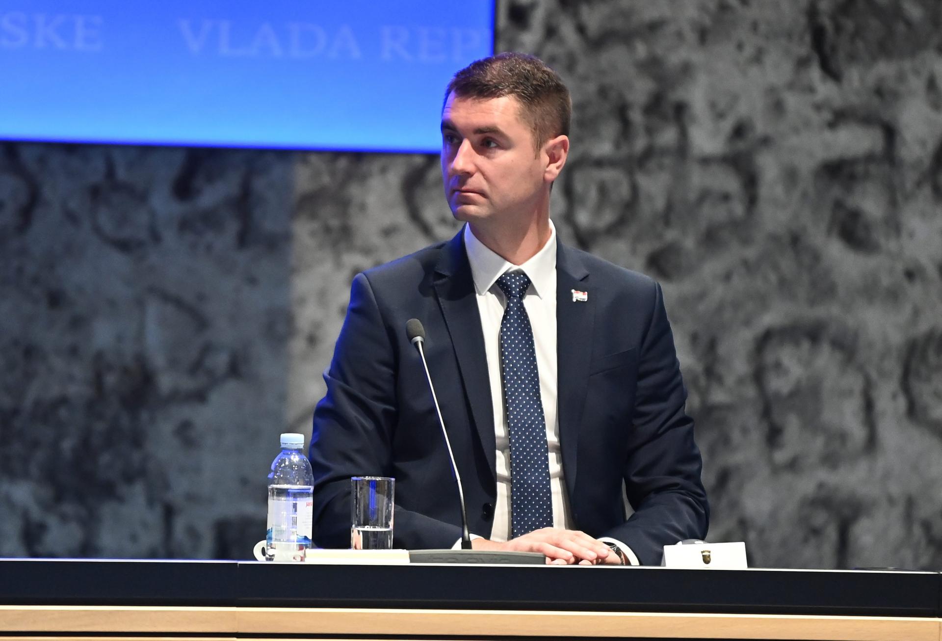 Jutarnji list - Ministar Filipović predstavio smjernice za uštedu energije: 'Isključite uređaje kad vam ne trebaju...'