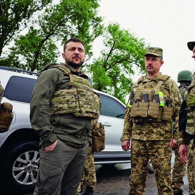 &lt;p&gt;Volodimir Zelenski s ukrajinskim vojnicima&lt;/p&gt;