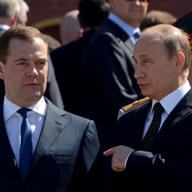 &lt;p&gt;Dmitrij Medvedev i Vladimir Putin&lt;/p&gt;