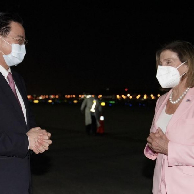 Nancy Pelosi u Taipeiju je dočekao tajvanski ministar vanjskih poslova Joseph Wu 