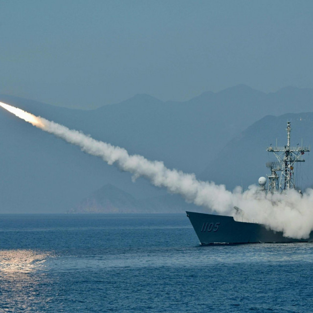 Tajvanska mornarica ispaljuje raketu/Ilustracija
