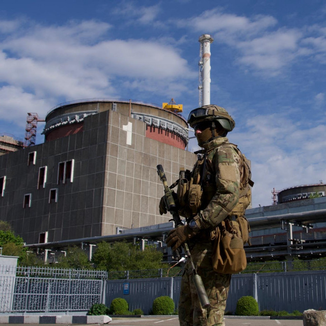 &lt;p&gt;Ruski vojnik ispred nuklearne elektrane&lt;/p&gt;