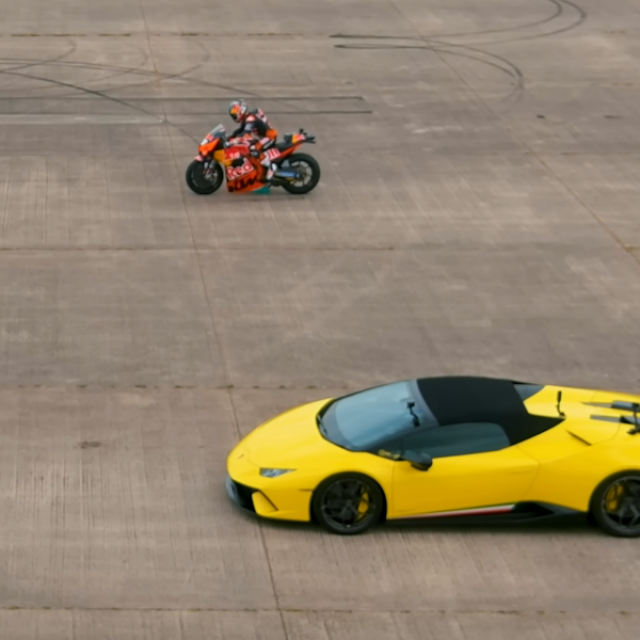 &lt;p&gt;KTM MotoGP motocikl i Lamborghini Huracan Performante Spyder&lt;/p&gt;