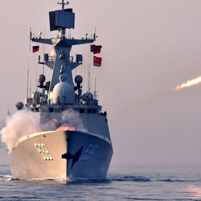 &lt;p&gt;Kineski brod ispaljuje raketu u sklopu rusko-kineskih vojnih vježbi&lt;/p&gt;