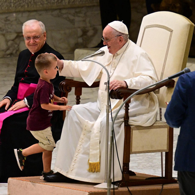 &lt;p&gt;Dječak je spontano prišao Papi Franji za vrijeme opće audijencije&lt;/p&gt;