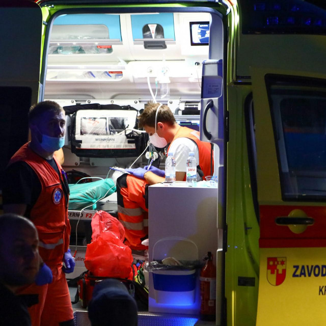 Nakon evakuacije liječničku pomoć potražilo je 17 osoba, dvije u KB Sveti duh i 15 u OB Zabok