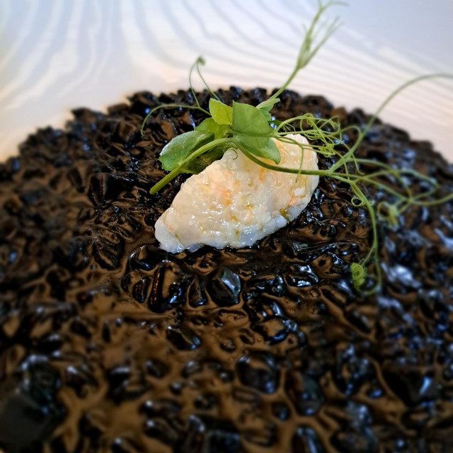 &lt;p&gt;Crni rižoto s tartarom od škampi&lt;/p&gt;