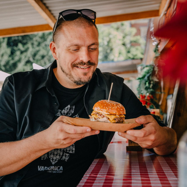 &lt;p&gt;Mate Janković na prošlogodišnje izdanju Zagreb Burger Festivala&lt;/p&gt;