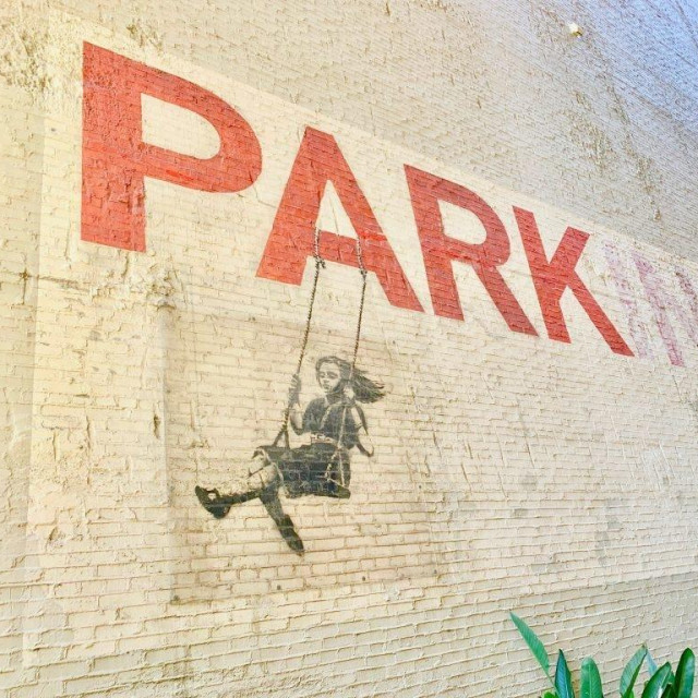 &lt;p&gt;Banksyjev mural na zgradi u Los Angelesu&lt;/p&gt;