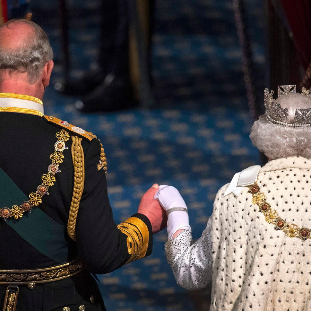 &lt;p&gt;Princ Charles i kraljica Elizabeta II. (arhiva)&lt;/p&gt;