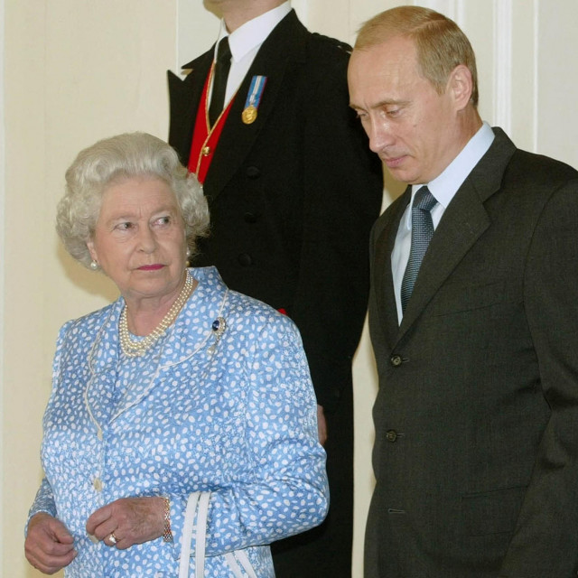 &lt;p&gt;Kraljica Elizabeta i Vladimir Putin&lt;/p&gt;