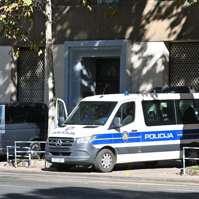 &lt;p&gt;Policija osigurava središnjicu HDZ-a u Zagrebu&lt;/p&gt;
