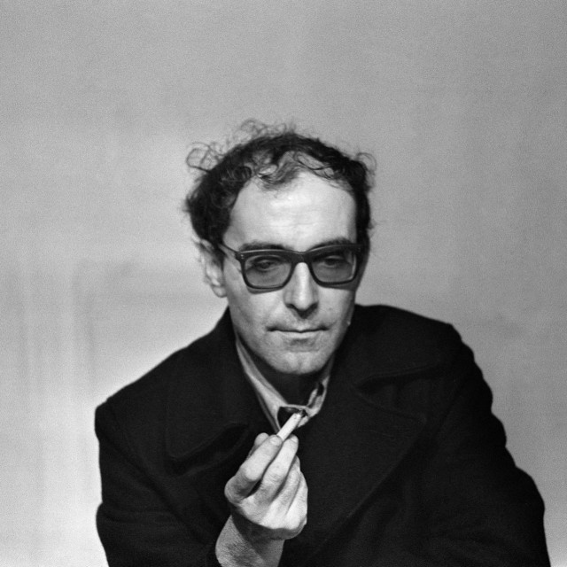 &lt;p&gt;Godard je u tekstovima koje je objavljivao u utjecajnom časopisu Cahiers du Cinéma zdušno zagovarao eksperimentiranje i inoviranje. Na tim je principrima izgradio svoju višedesetljetnu karijeru&lt;/p&gt;