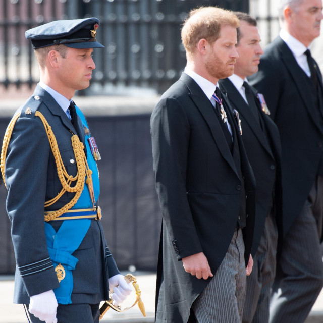 &lt;p&gt;Princ William i princ Harry na sprovodu kraljice Elizabete&lt;/p&gt;