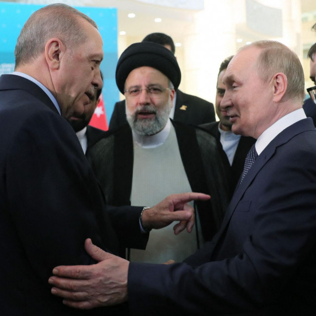 &lt;p&gt;Razgovor Erdogana i Putina, u pozadini iranski predsjednik Ebrahim Raisi&lt;/p&gt;