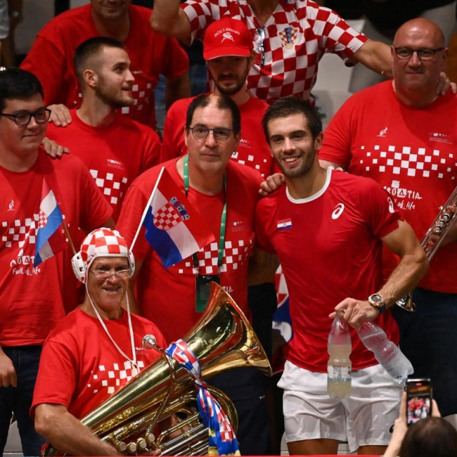 &lt;p&gt;Boona Ćorić proslavlja jednu od pobjeda u Bologni s našim navijačima&lt;/p&gt;