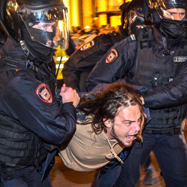 &lt;p&gt;Prosvjedi u Moskvi protiv mobilizacije, uhićeno je više od 1200 ljudi&lt;/p&gt;