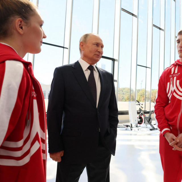 &lt;p&gt;Putin s ruskim sportašima&lt;/p&gt;