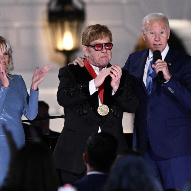 &lt;p&gt;Elton John, Joe Biden i Jill Biden&lt;/p&gt;