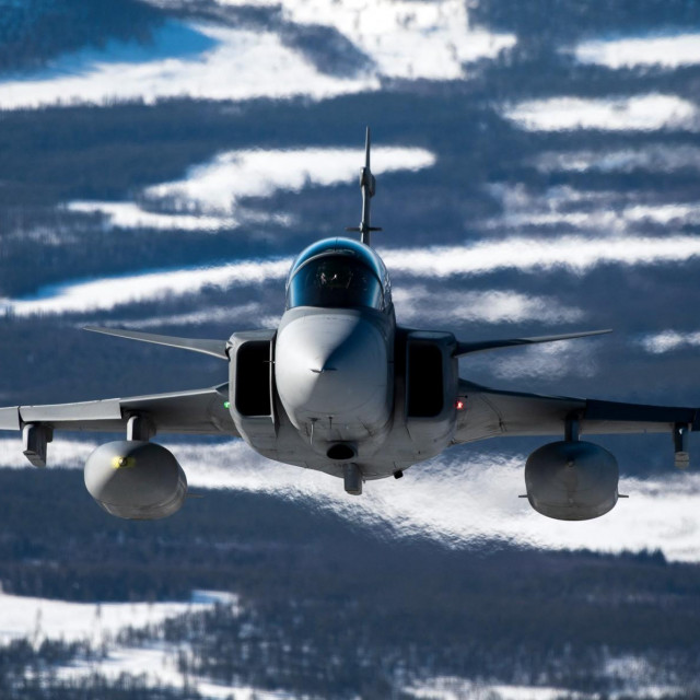 &lt;p&gt;Švedski borbeni avion JAS 39 Gripen u letu&lt;/p&gt;