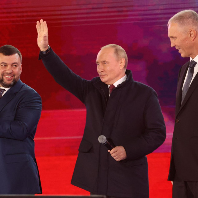 &lt;p&gt;Vladimir Putin na Crvenom trgu proglašava pripojenje ukrajinskih regija Rusiji &lt;/p&gt;