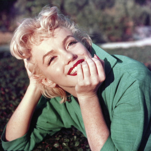 &lt;p&gt;PALM SPRINGS, CA - 1954: Actress Marilyn Monroe poses for a portrait laying on the grass in 1954 in Palm Springs, California. (Photo by Baron/Hulton Archive/Getty Images)&lt;/p&gt;
