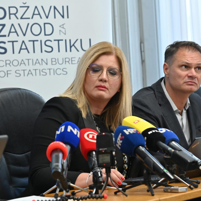 &lt;p&gt;Glavna ravnateljica DZS-a Lidija Brković, glavni koordinator Popisa stanovništva Damir Plesac i zaposlenica DZS-a Ljiljana Ostroški&lt;/p&gt;