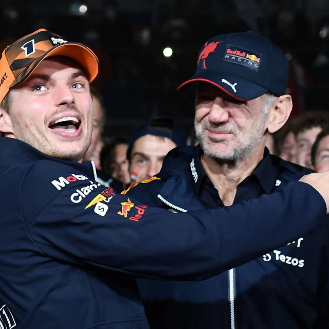 &lt;p&gt;Novi/stari svjetski prvak Max Verstappen i šef Red Bulla Christian Horner&lt;/p&gt;