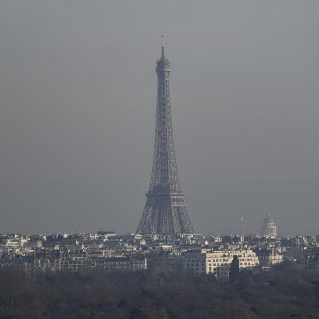 &lt;p&gt;Pariz u smogu&lt;/p&gt;