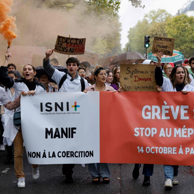 &lt;p&gt;Prosvjed ispred ministarstva zdravstva u Parizu 14. listopada&lt;/p&gt;