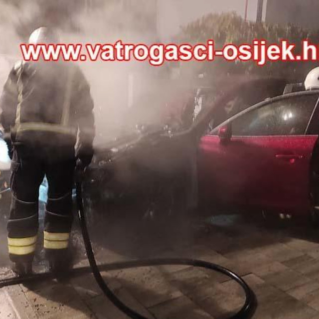 &lt;p&gt;Požar automobila u Osijeku&lt;/p&gt;