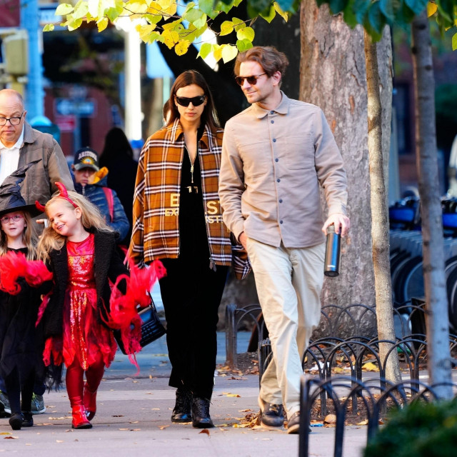 &lt;p&gt;Irina Shayk i Bradley Cooper blistaju od sreće s kćerkicom Leom de Seine&lt;/p&gt;