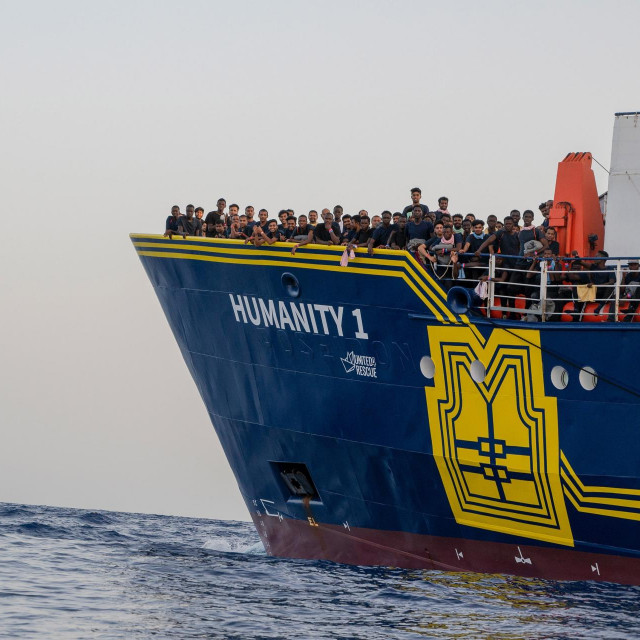 &lt;p&gt;Ministar unutrašnjih poslova Matteo Piantedosi zabranio je uplovljavanje humanitarnih brodova s migrantima u talijanske vode&lt;/p&gt;
