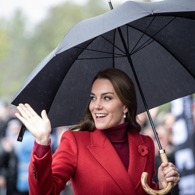 &lt;p&gt;November 5, 2022, Wigan, Greater Manchester, United Kingdom: The Princess of Wales (Kate Middleton) waves to the crowds as she arrives at the DW Stadium during the Women‘s Rugby League World Cup match England Women vs Canada Women at DW Stadium, Wigan, United Kingdom, 5th November 2022.,Image: 735424827, License: Rights-managed, Restrictions:, Model Release: no, Credit line: Mark Cosgrove/News Images/Zuma Press/Profimedia&lt;/p&gt;