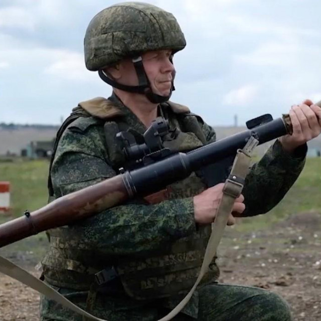 &lt;p&gt;Tek regrutirani ruski vojnik na obuci u jednom od predviđenih poligona&lt;/p&gt;