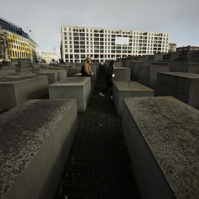&lt;p&gt;Spomenik holokaustu u Berlinu&lt;/p&gt;