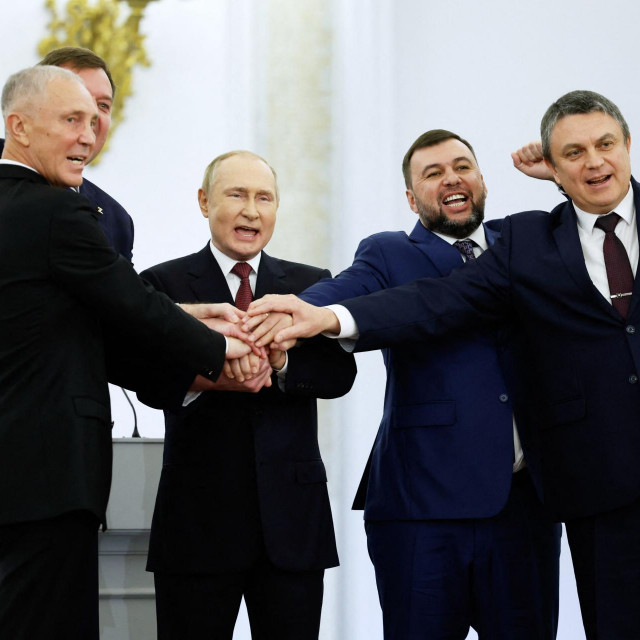 &lt;p&gt;Vladimir Putin s ruskim šefovima okupiranih ukrajinskih oblasti&lt;/p&gt;