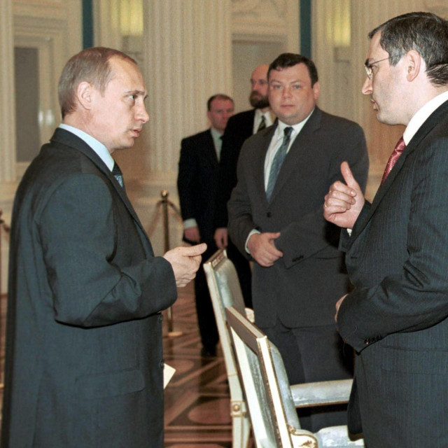 &lt;p&gt;Vladimir Putin i Mihail Hodorkovski 2001. godine&lt;/p&gt;