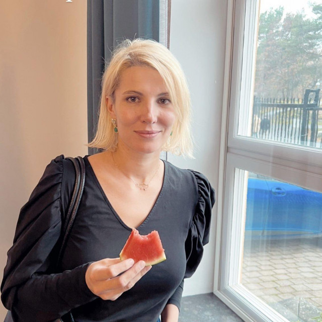 &lt;p&gt;Liubov Tsybulska, stručnjakinja za hibridno ratovanje i savjetnica ukrajinske vlade, pozira s komadom lubenice&lt;/p&gt;