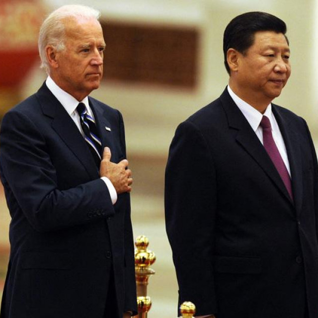 &lt;p&gt;Specijalac na Baliju, Joe Biden i Xi Jinping (arhivska fotografija)&lt;/p&gt;