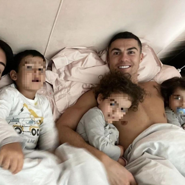 &lt;p&gt;Cristiano Ronaldo s obitelji&lt;/p&gt;