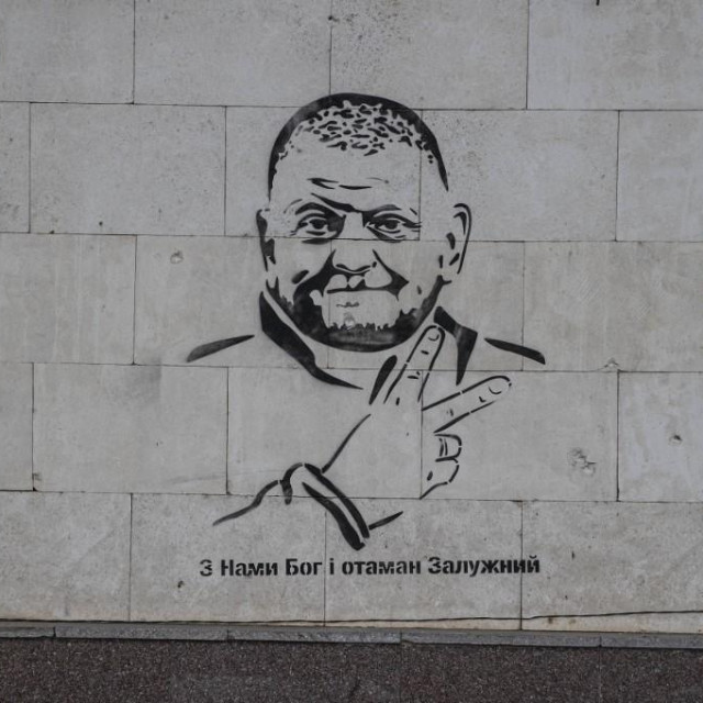 &lt;p&gt;Valerij Zalužni na muralu u Hersonu&lt;/p&gt;