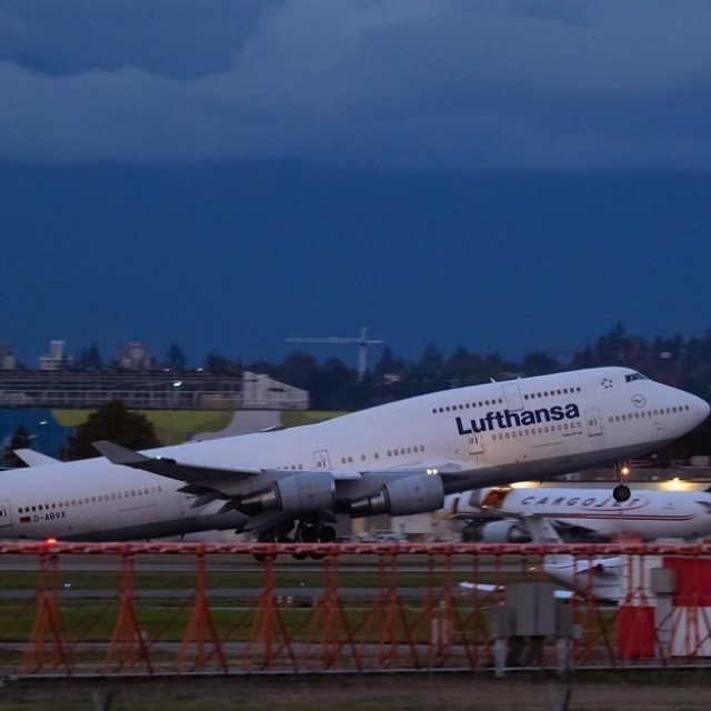 &lt;p&gt; Lufthansa Boeing 747-400 &lt;/p&gt;