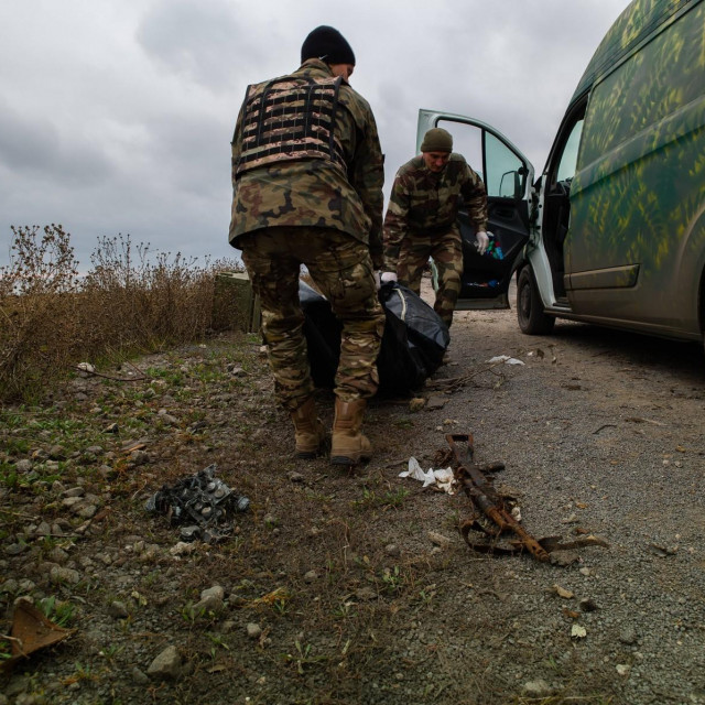&lt;p&gt;Ukrajinci skupljaju tijeka u Hersonskoj oblasti&lt;/p&gt;