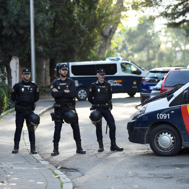 &lt;p&gt;Policija blokira prilaz ukrajinskom veleposlanstvu u Madridu&lt;/p&gt;