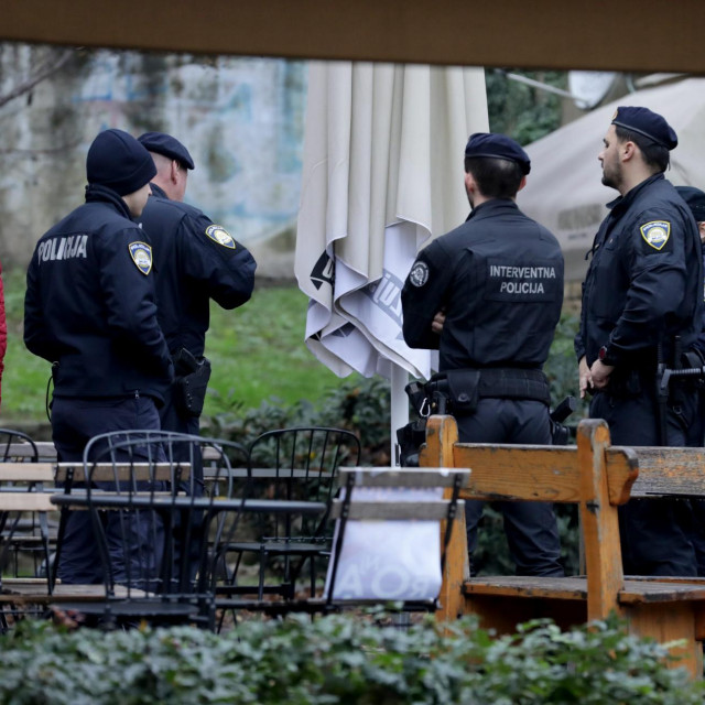 &lt;p&gt;Policija na terasi cafe-a Melin zbog navodne pucnjave&lt;/p&gt;