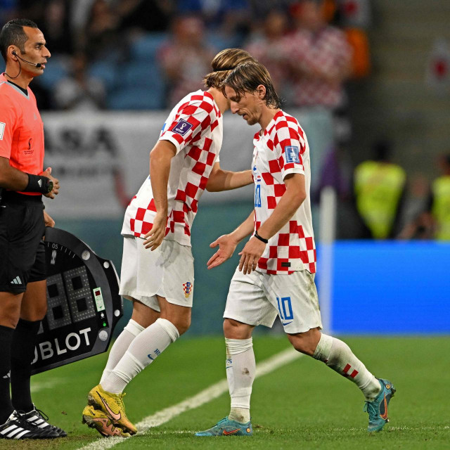 &lt;p&gt;Luka Modrić u trenutku izlaska, mijenja ga Lovro Majer&lt;/p&gt;