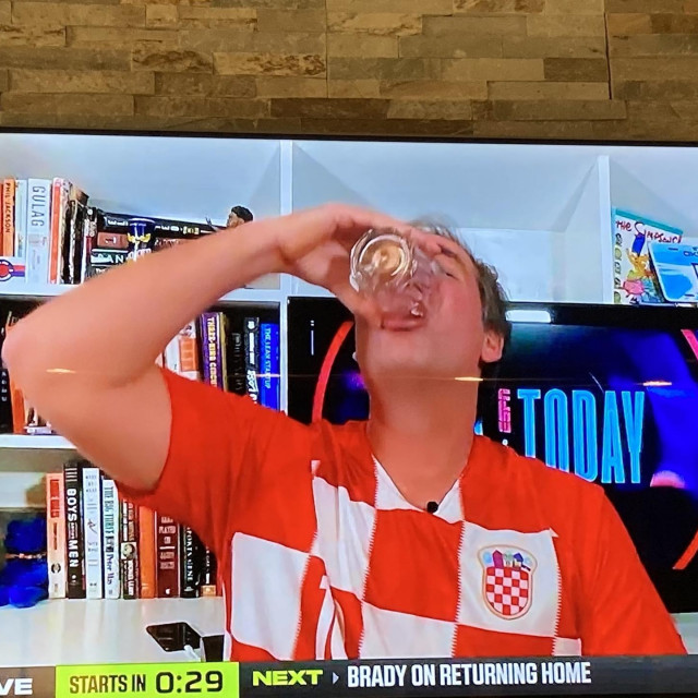 Zach Lowe pije za Hrvatsku